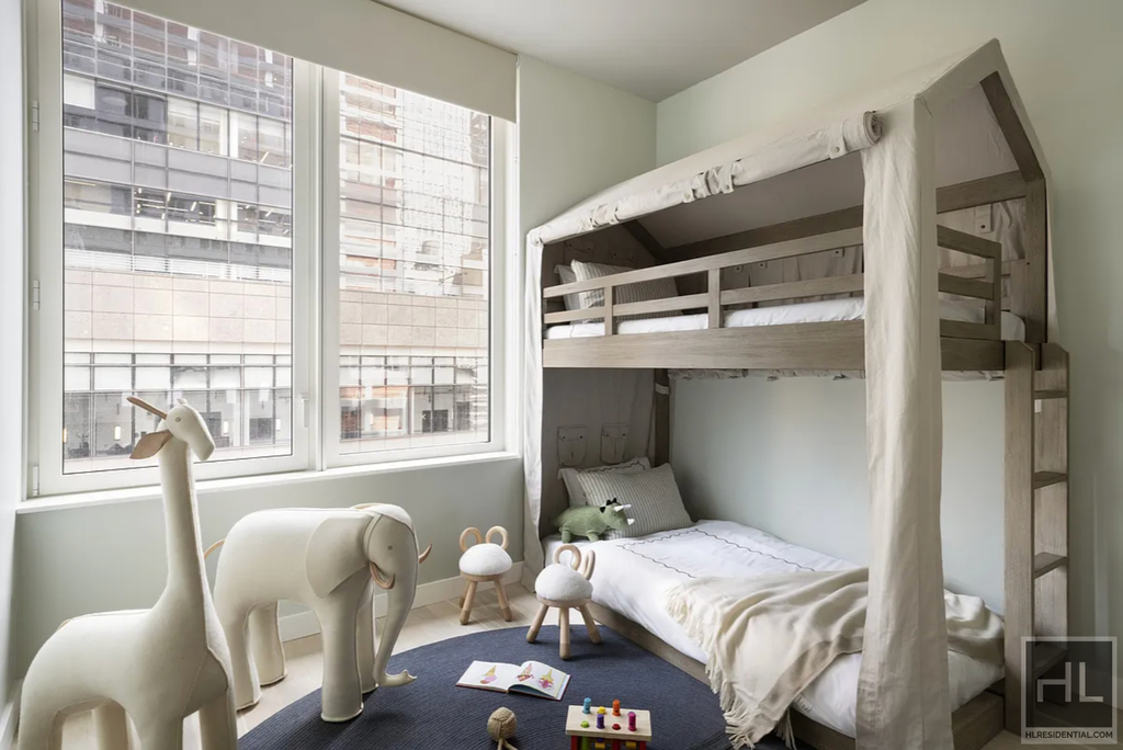West 60th Street - Photo 9