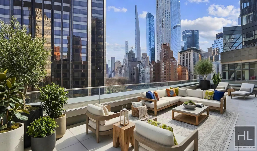 West 60th Street - Photo 1