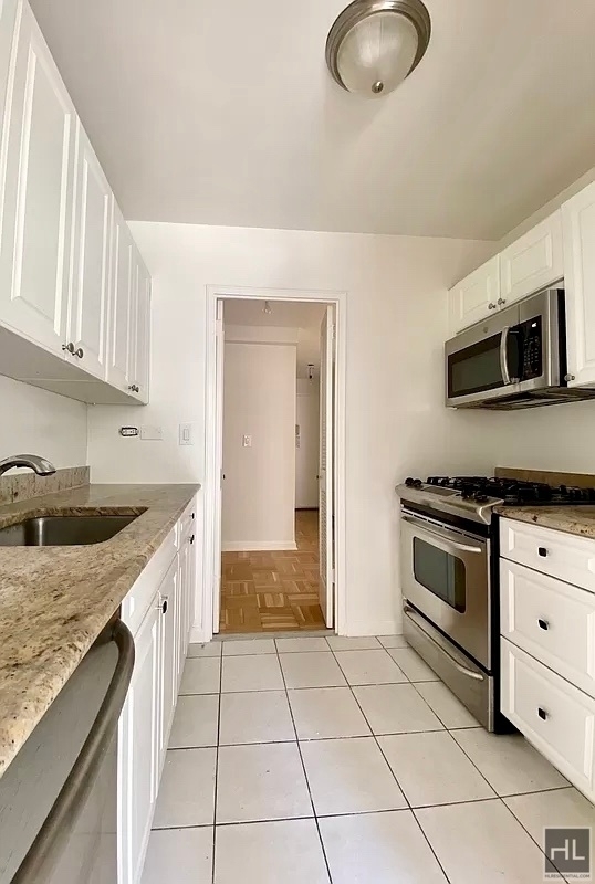 East 63 Street - Photo 8