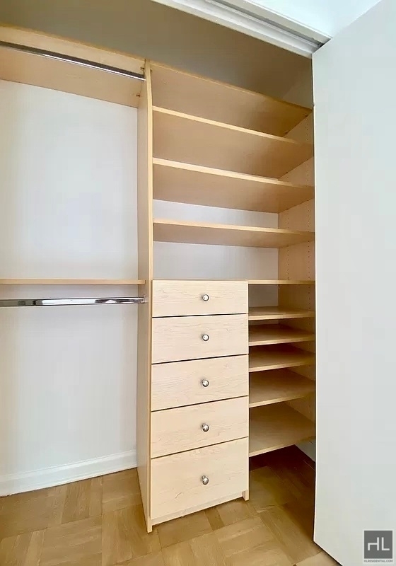 East 63 Street - Photo 5