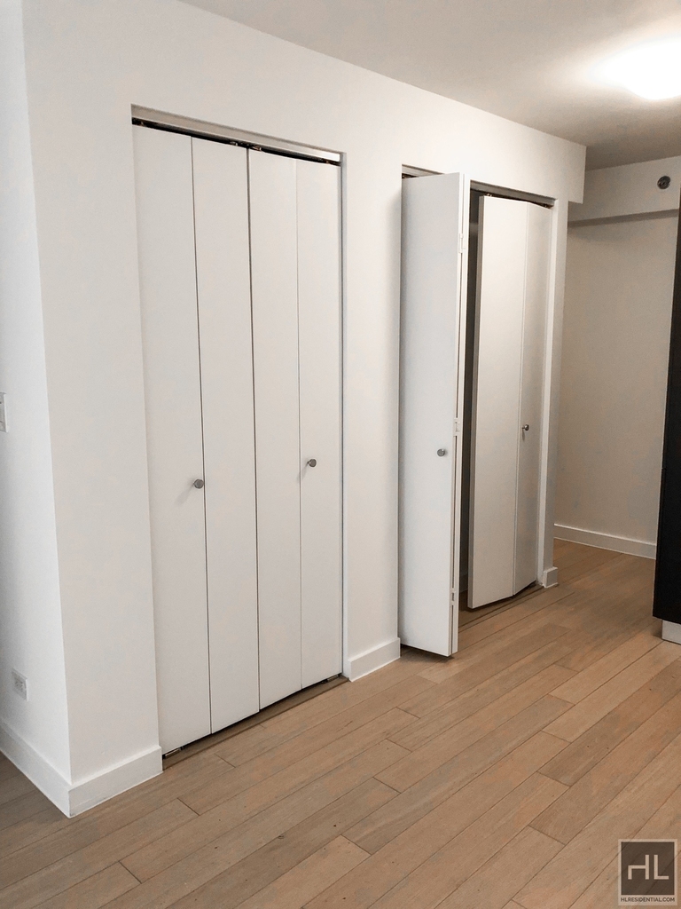 East 39th Street - Photo 8
