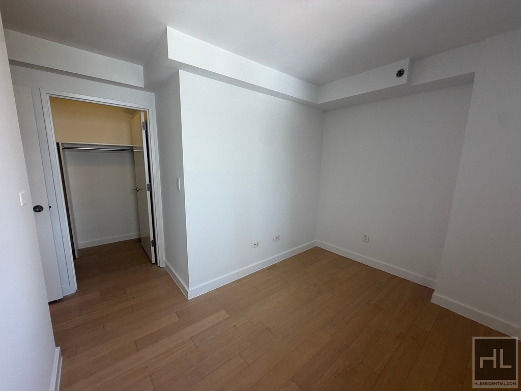 East 39th Street - Photo 2