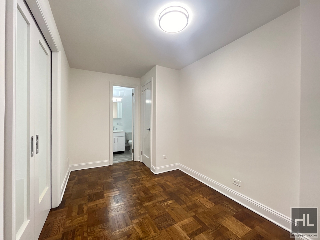 5 Avenue - Photo 11