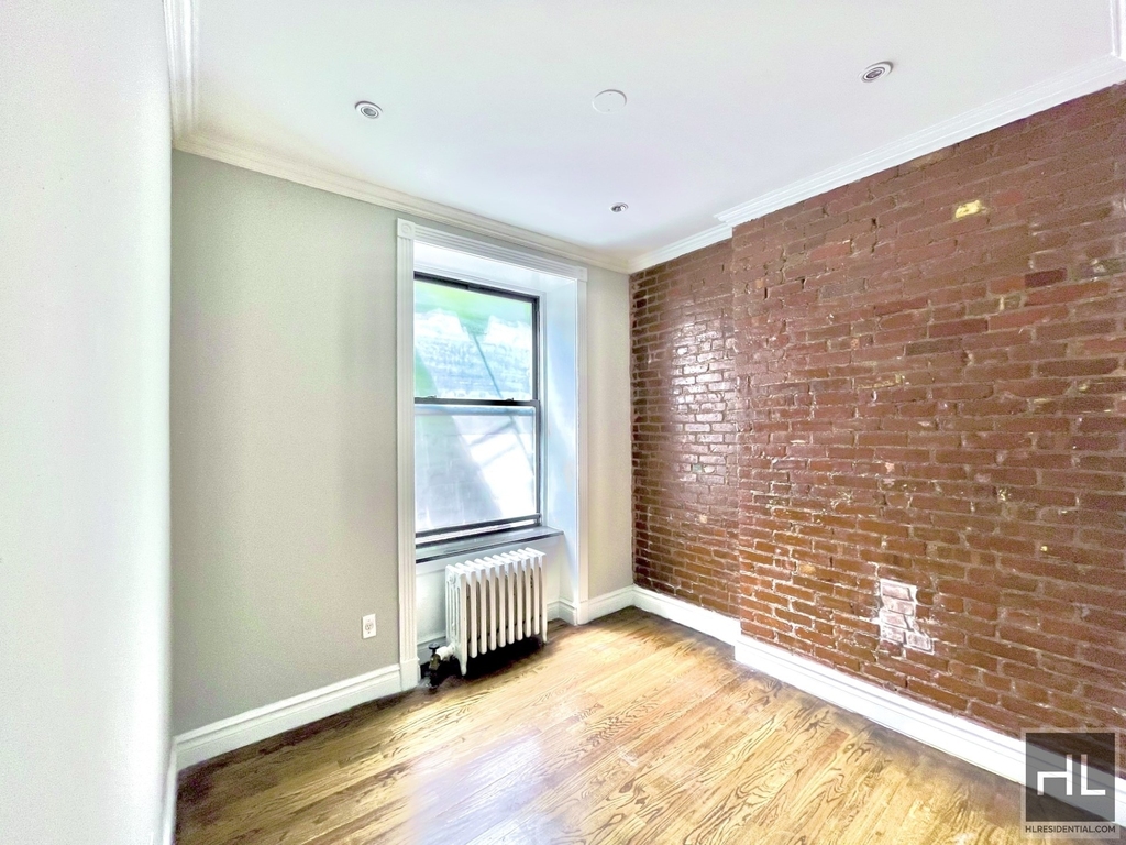 East 23 Street - Photo 1
