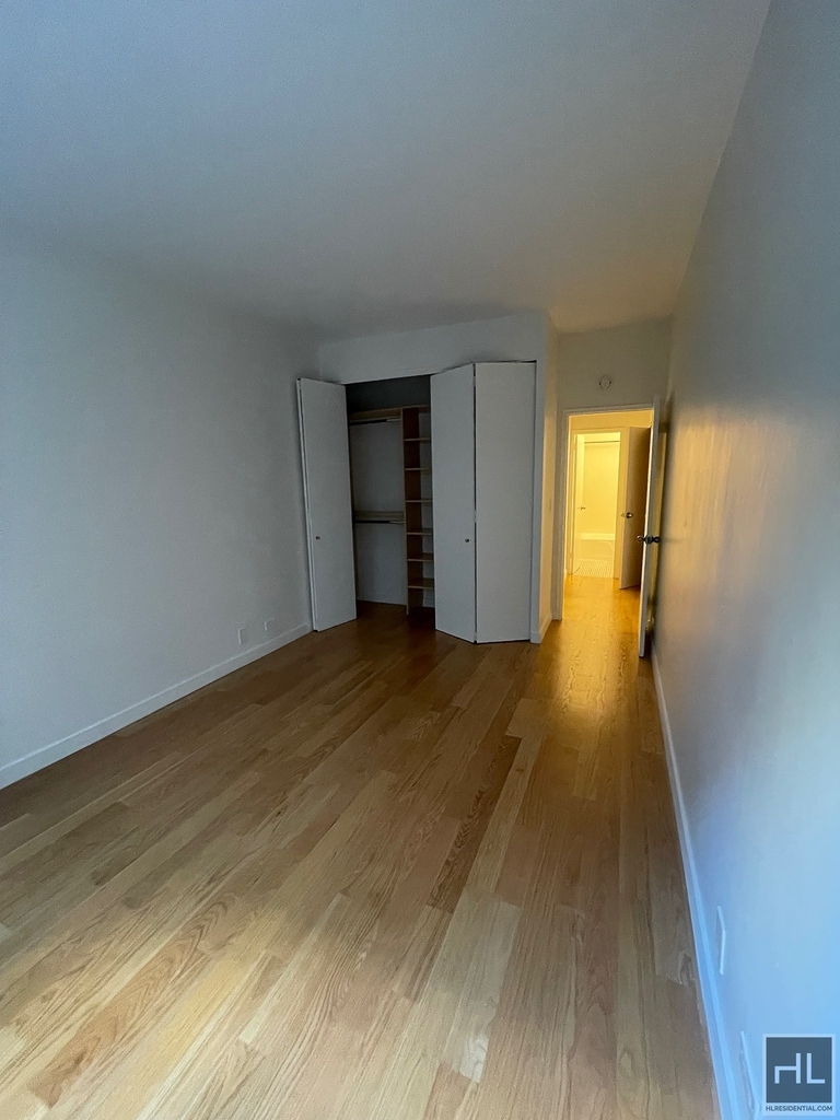 East 49 Street - Photo 2