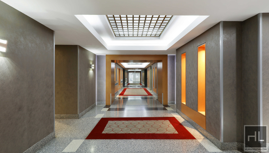 W 58th St - Photo 10