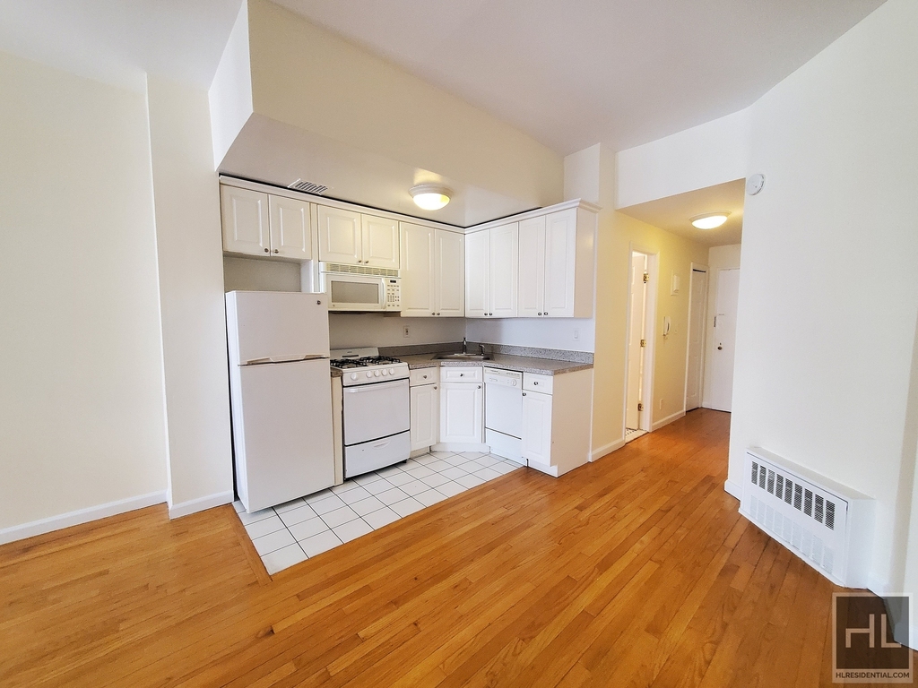 East 91st Street - Photo 1