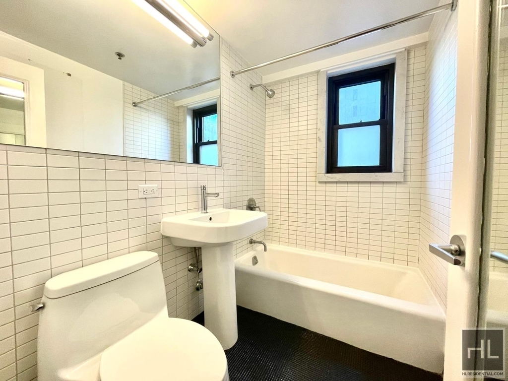 East 39th Street - Photo 3