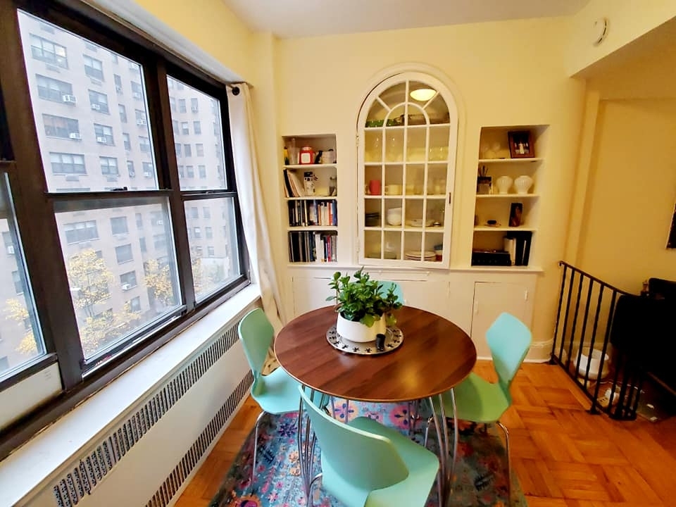 East 56 Street - Photo 3