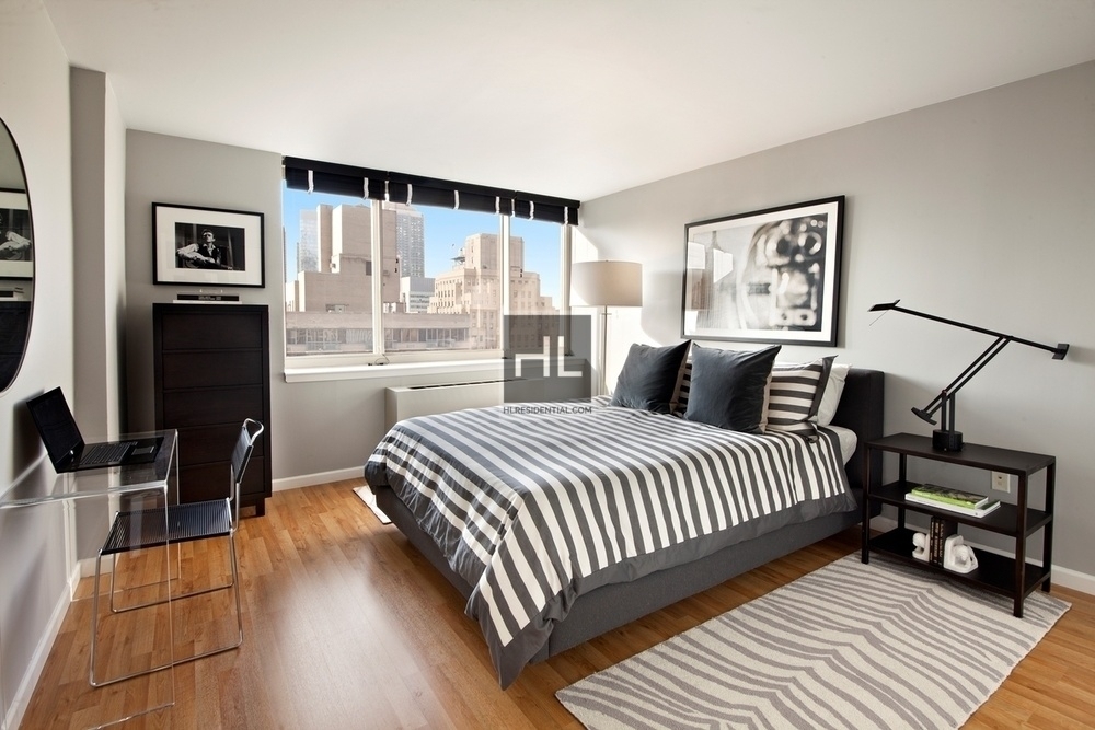 West 38 Street - Photo 2