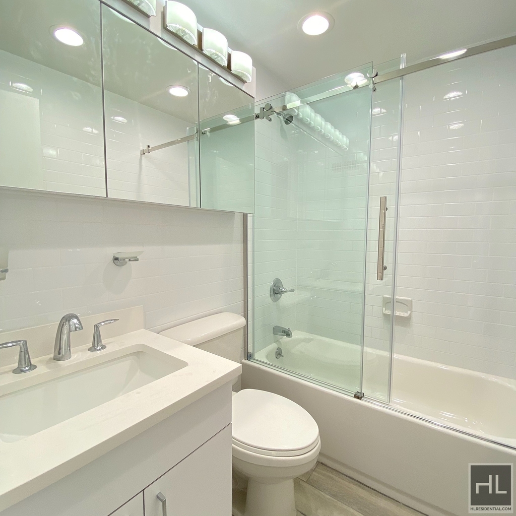 Beekman Place - Photo 13