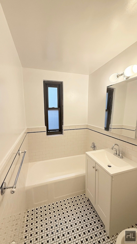 East 56 Street - Photo 7
