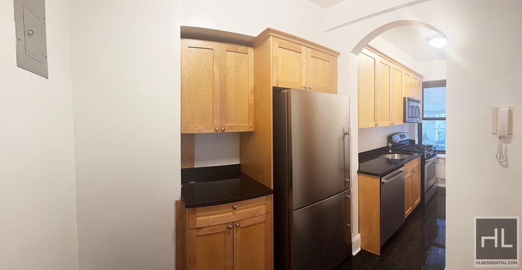 East 56 Street - Photo 6