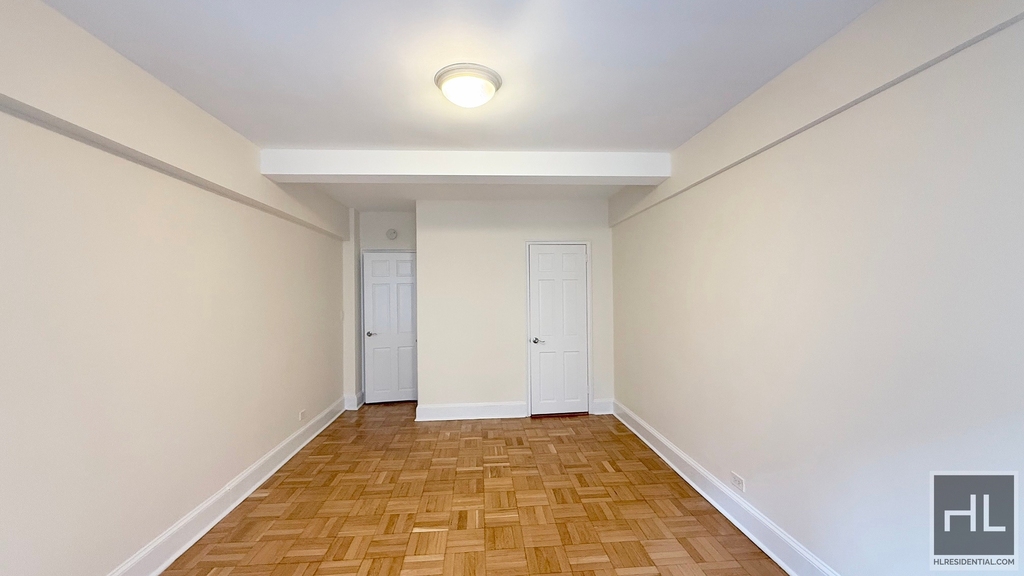 East 56 Street - Photo 5