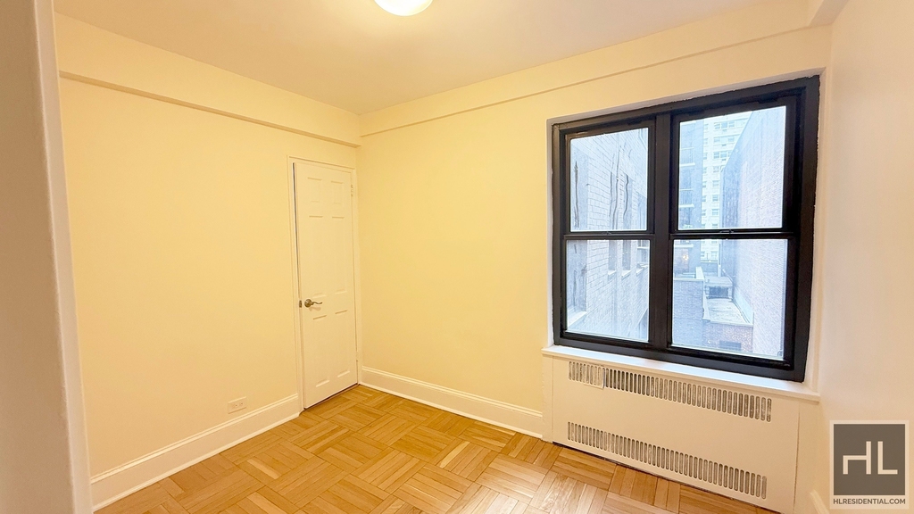 East 56 Street - Photo 3
