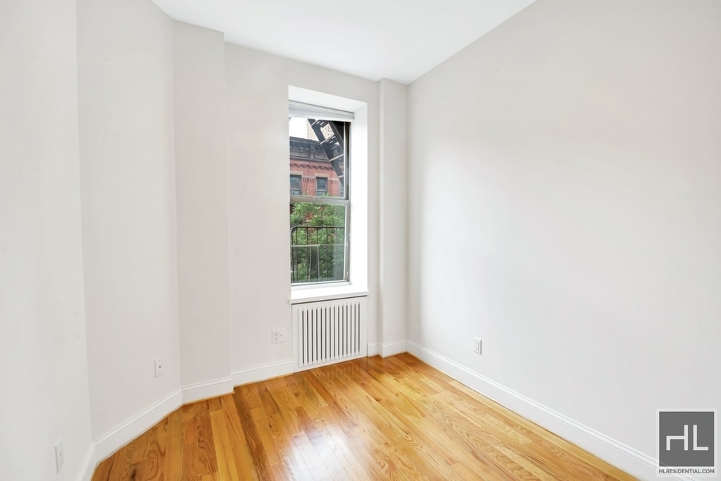 West 45 Street - Photo 3