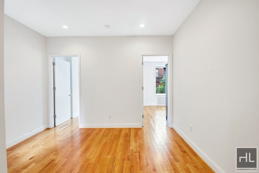 West 45 Street - Photo 1