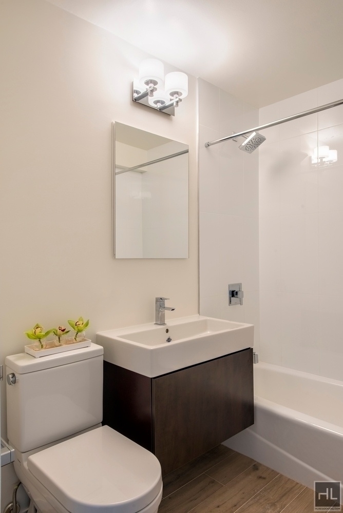 West 38 Street - Photo 2