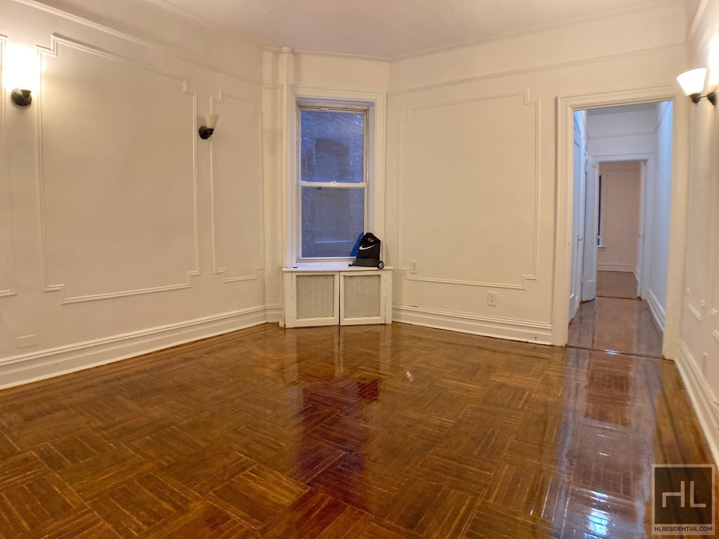 East 88 Street - Photo 1