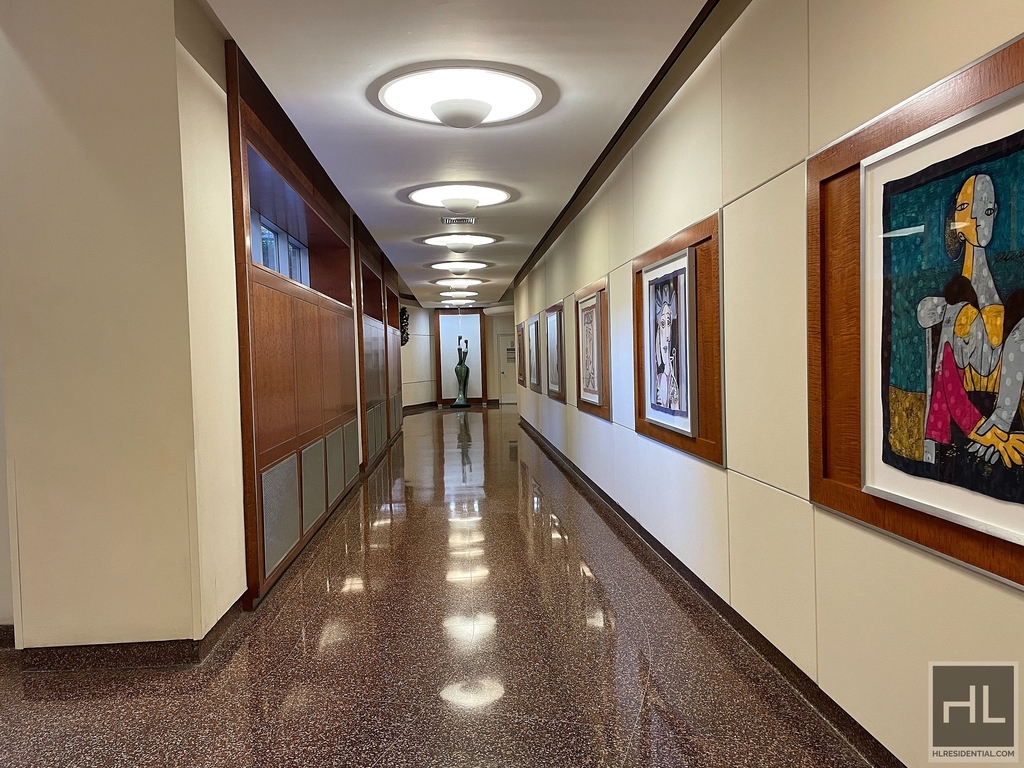 East 79th Street - Photo 14