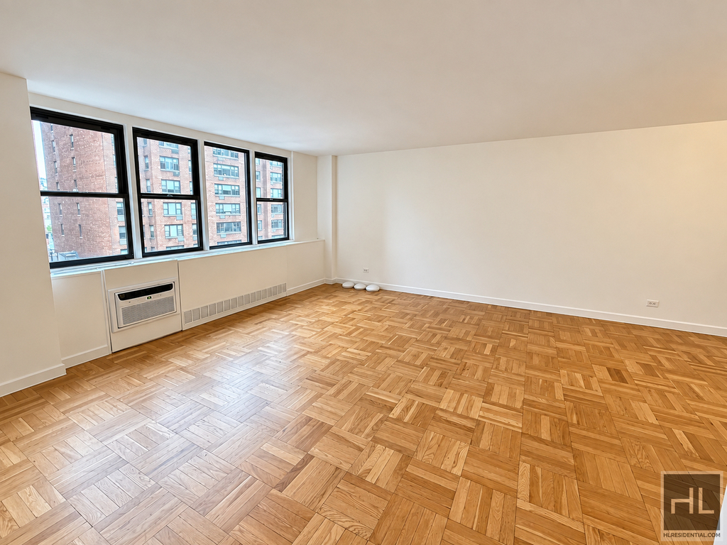 East 79th Street - Photo 0