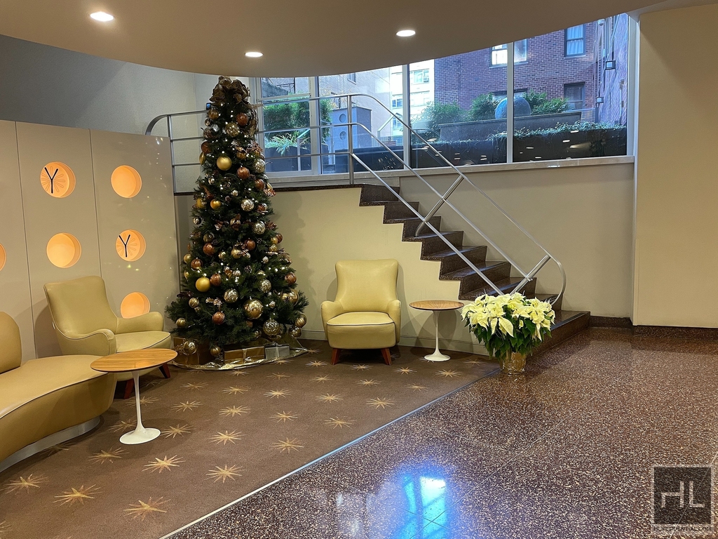 East 79th Street - Photo 13
