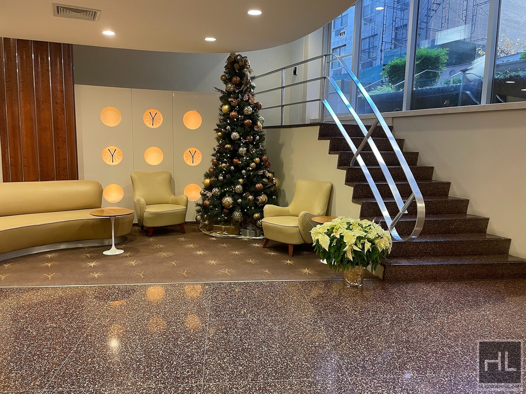 East 79th Street - Photo 16
