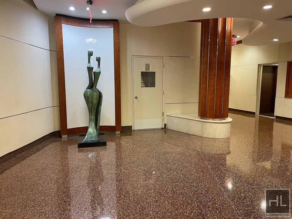 East 79th Street - Photo 15