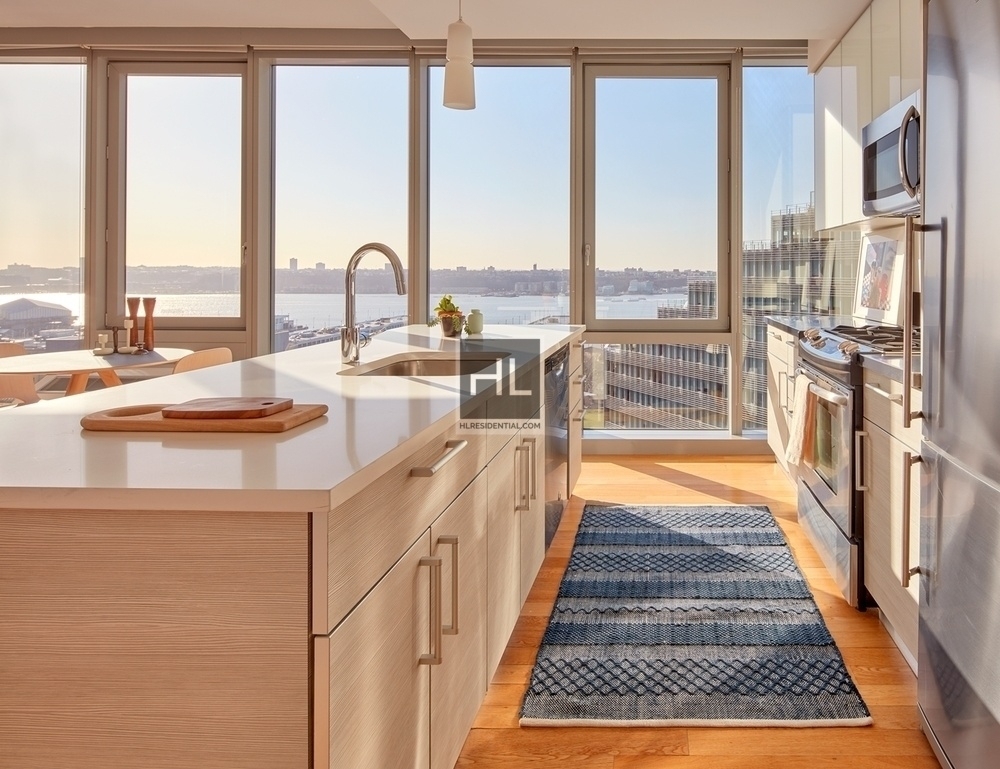 West 54th Street - Photo 1