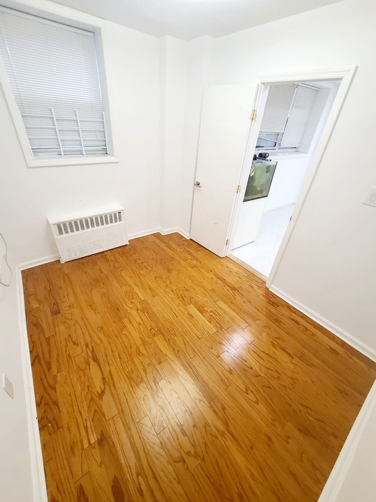 66-15 Thornton Place - Photo 10