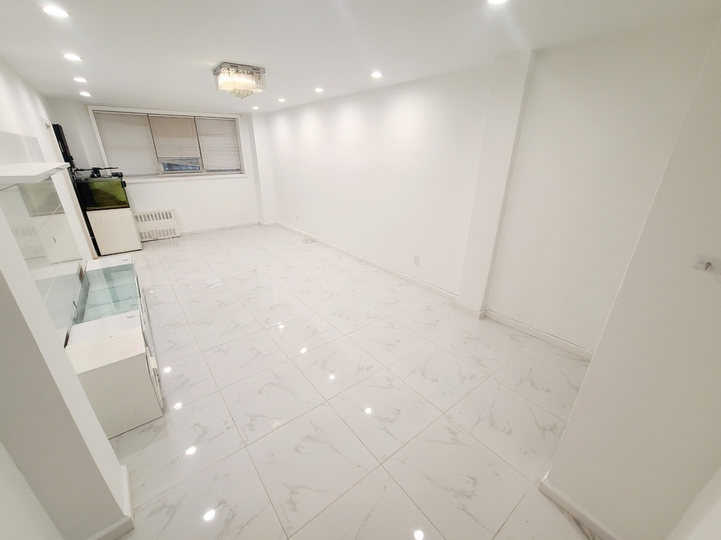 66-15 Thornton Place - Photo 2