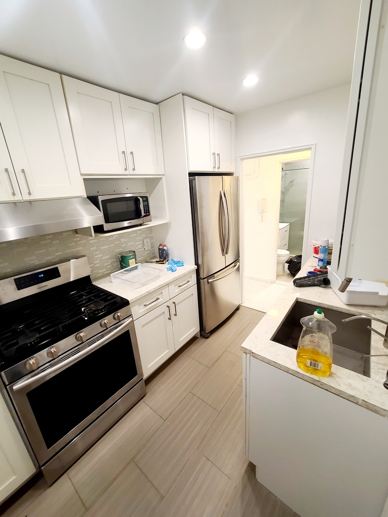 66-15 Thornton Place - Photo 6