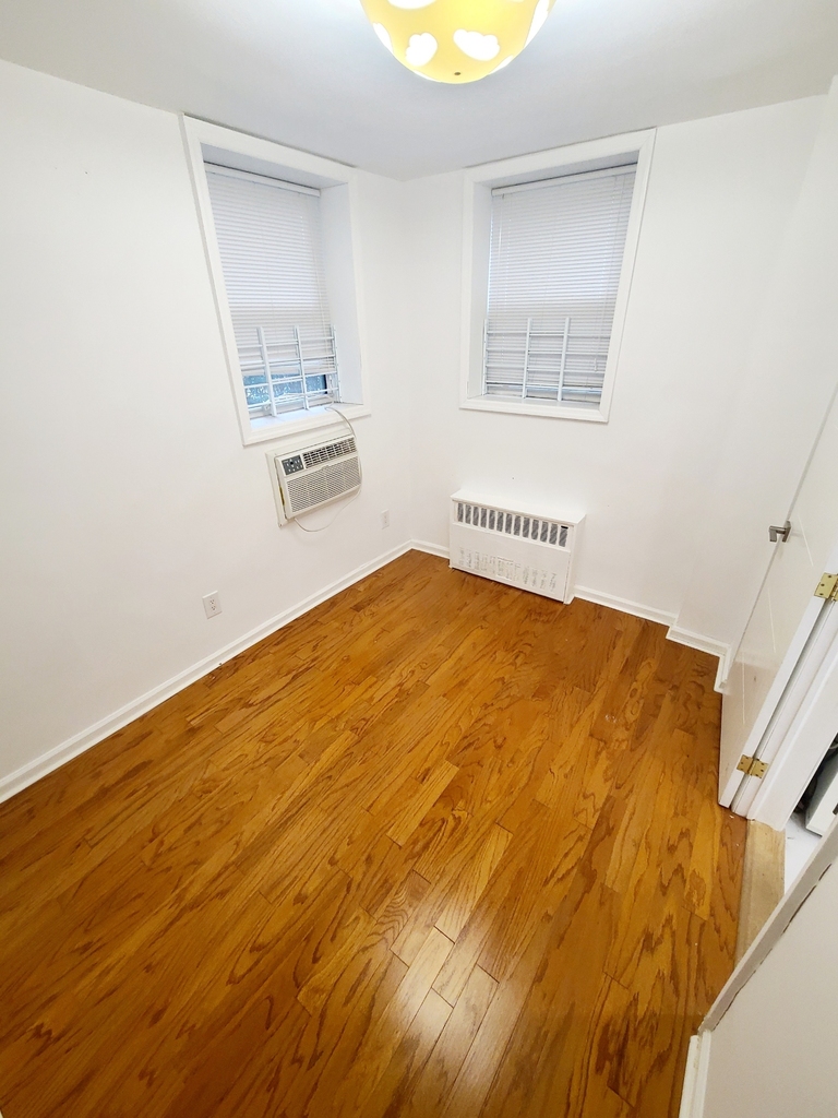 66-15 Thornton Place - Photo 11