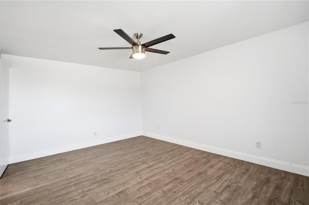 939 Oakfield Drive - Photo 14