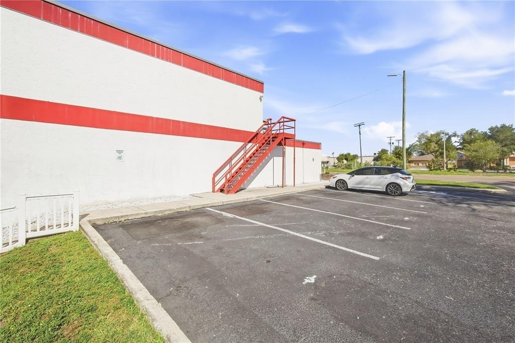 939 Oakfield Drive - Photo 1