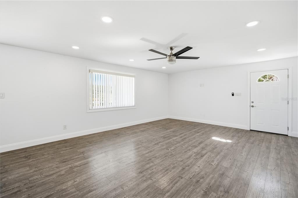 939 Oakfield Drive - Photo 8