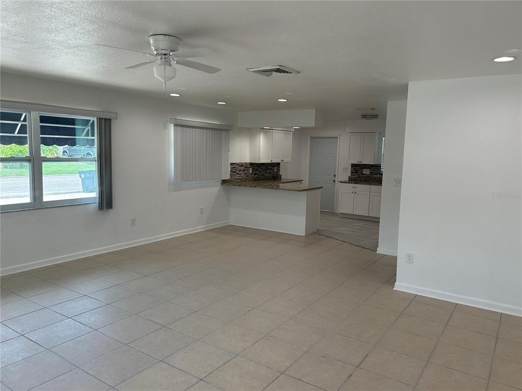 365 Capri Boulevard - Photo 2