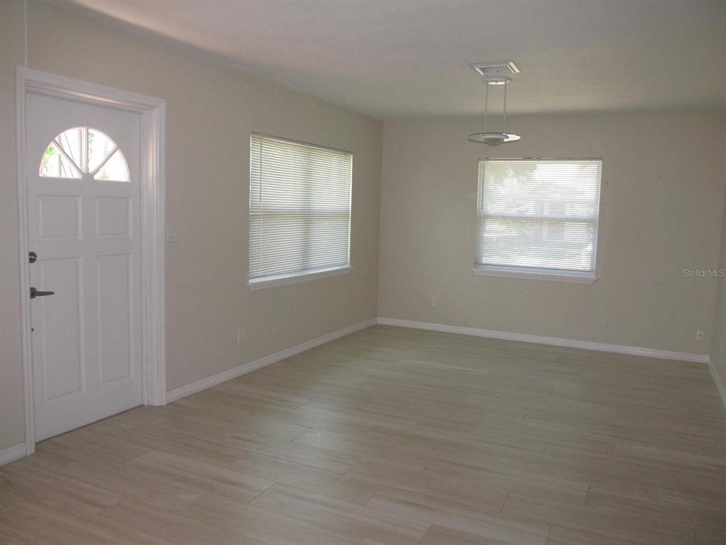 3900 12th Street Ne - Photo 4