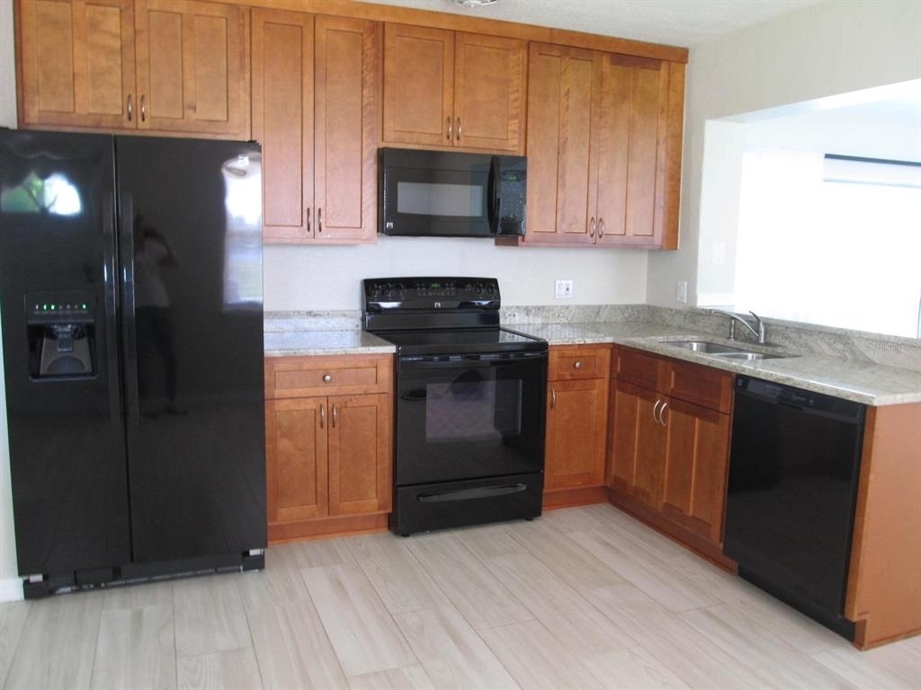3900 12th Street Ne - Photo 5