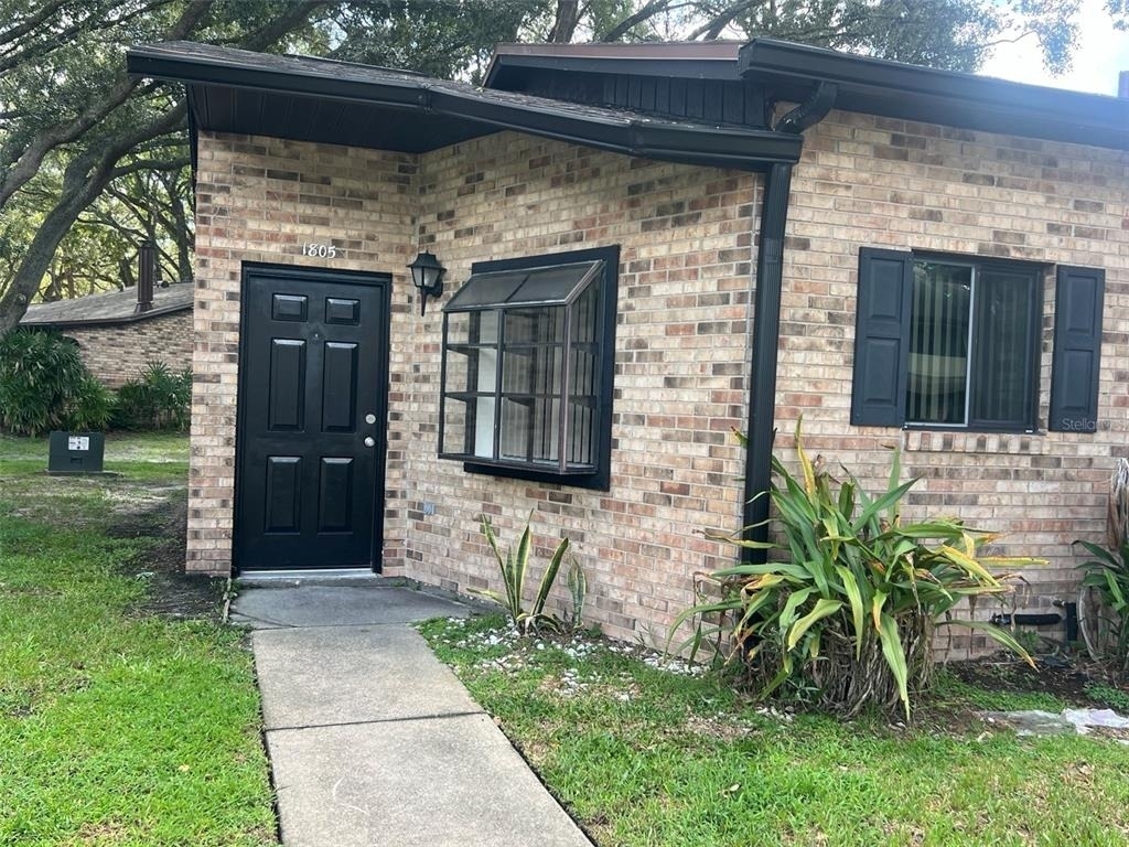 1805 Foxhall Circle - Photo 3