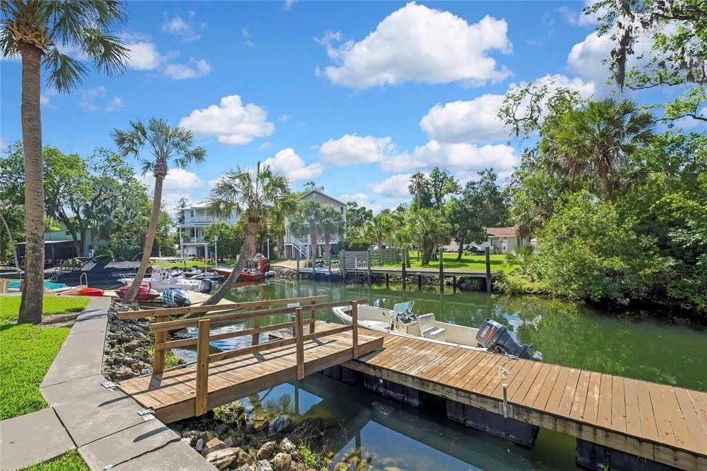 1637 Se Paradise Circle - Photo 25