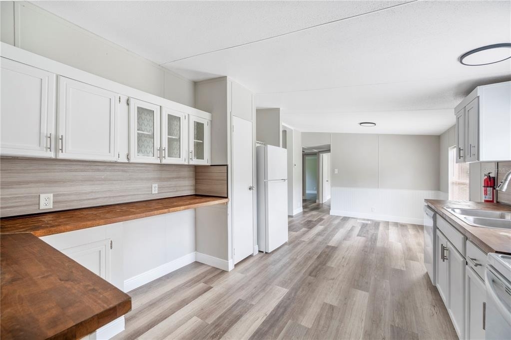 4129 Woodsridge Drive - Photo 9