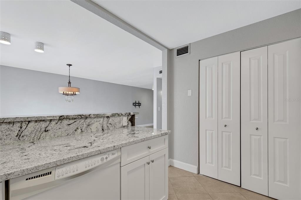 412 Howard Avenue - Photo 10