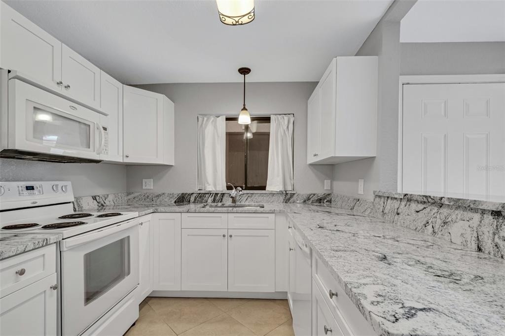 412 Howard Avenue - Photo 8