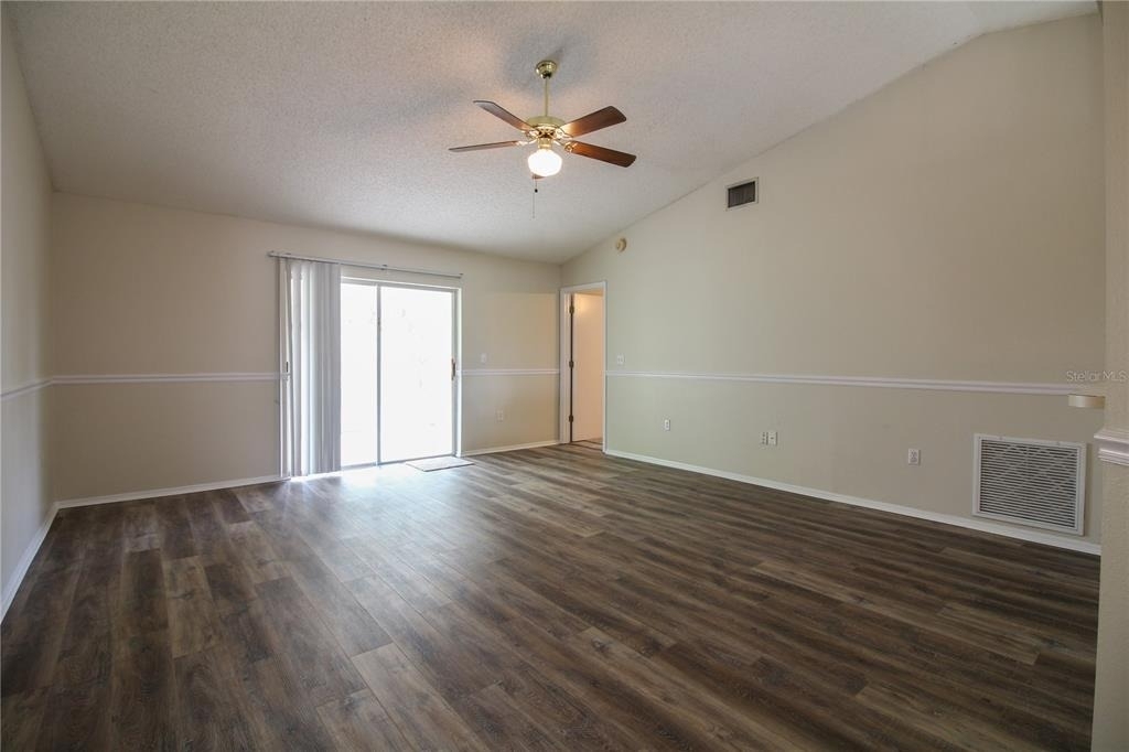 527 Emerald Cove Loop - Photo 1