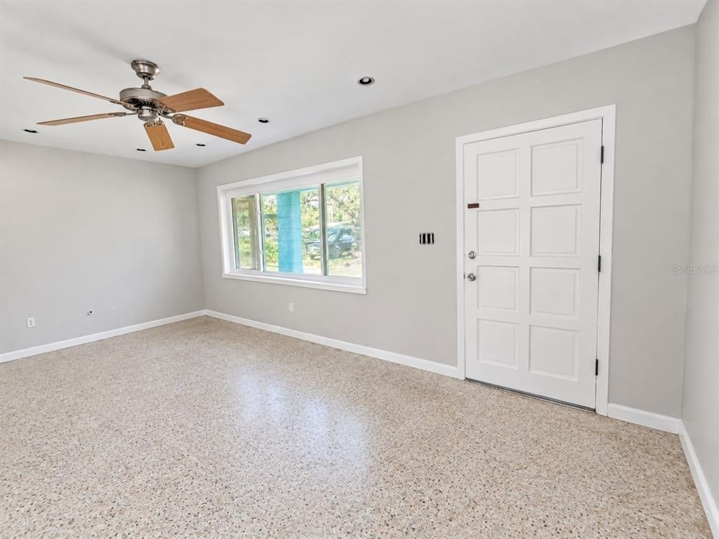 4919 Ne 2nd Avenue - Photo 2