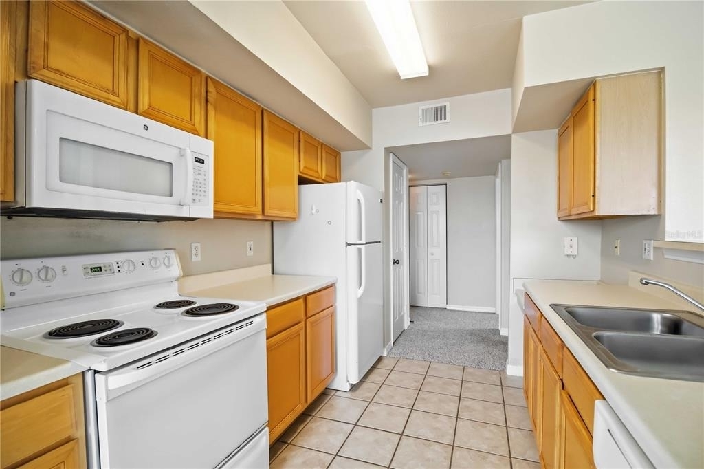 1020 Villagio Circle - Photo 10