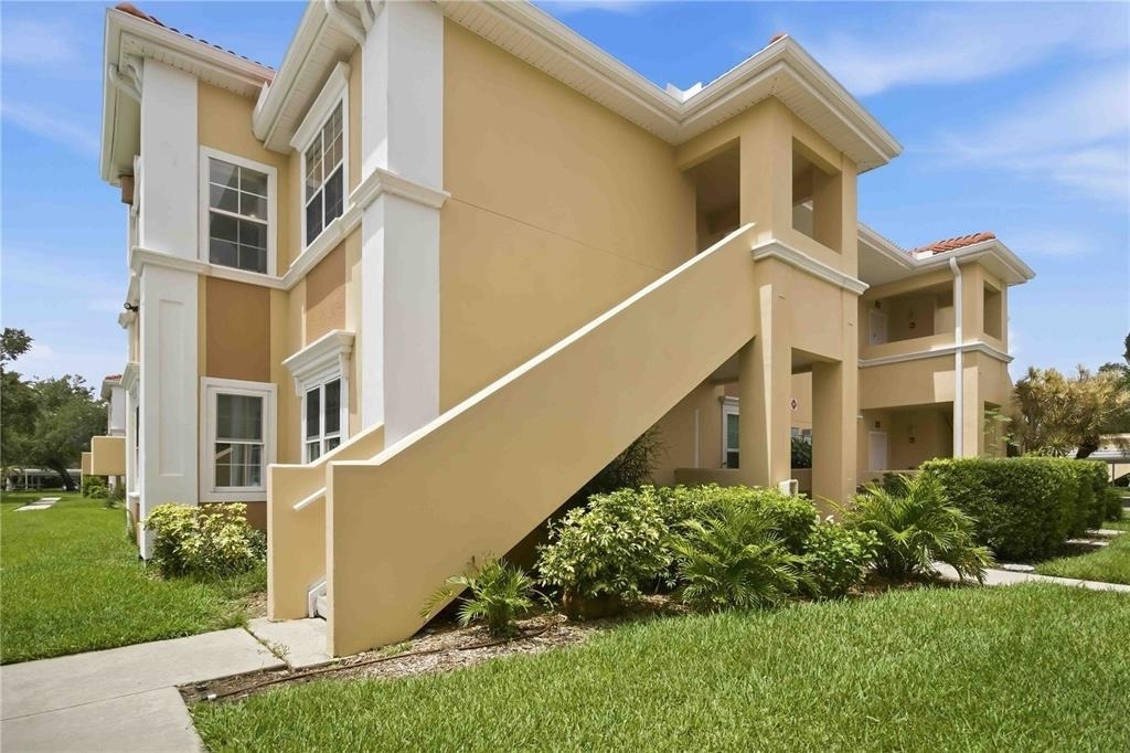 1020 Villagio Circle - Photo 0