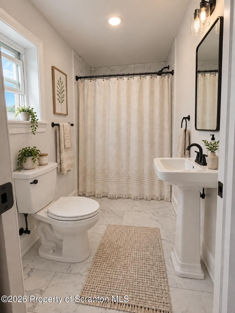 206 Oak Street - Photo 2