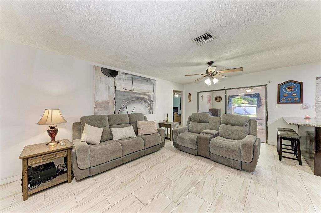 1520 Sunnyhills Drive - Photo 3